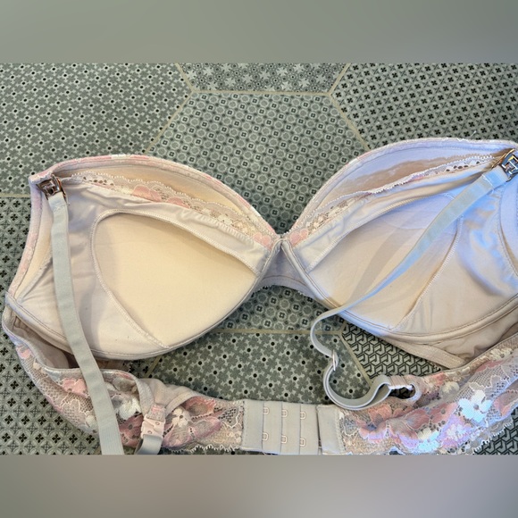 Beautiful Victoria Secret nursing bra 38C - Picture 5 of 6
